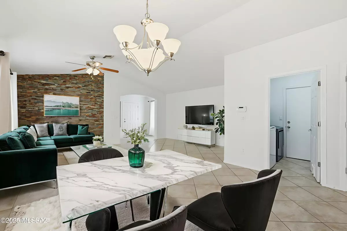 Sahuarita, AZ 85629,512 W Camino Tunera