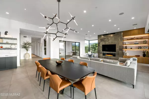 Oro Valley, AZ 85755,875 W Tortolita Mountain Circle