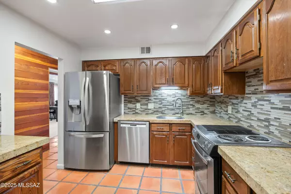 Tucson, AZ 85704,461 W Yucca Court ##305