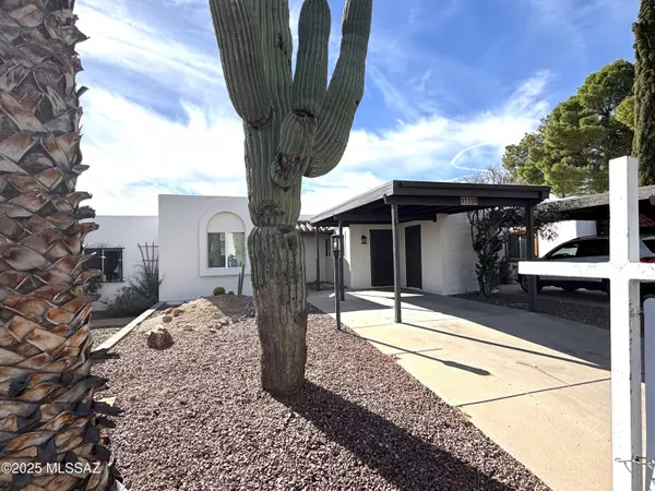 1358 S Desert Meadows Circle, Green Valley, AZ 85614