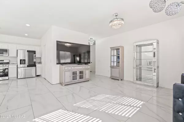 Tucson, AZ 85757,8367 W Kittiwake Lane