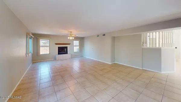 Oro Valley, AZ 85737,874 W Port Royal Place