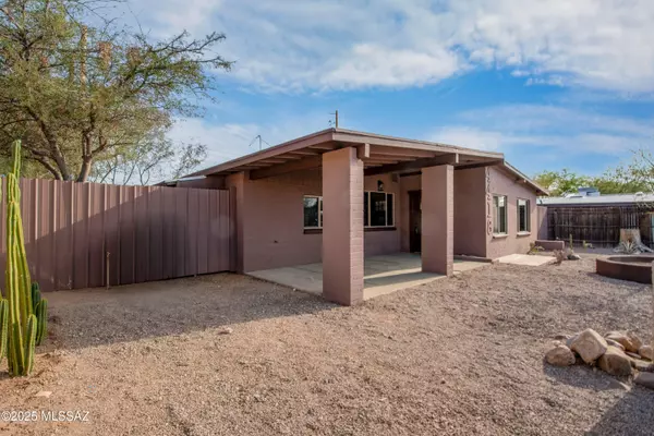 Tucson, AZ 85712,4418 E Waverly Street