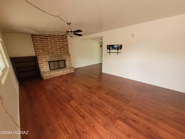 Tucson, AZ 85710,1702 S Avenida Ursa