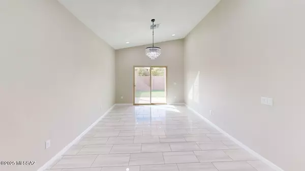 Tucson, AZ 85730,3710 S Manitoba Avenue