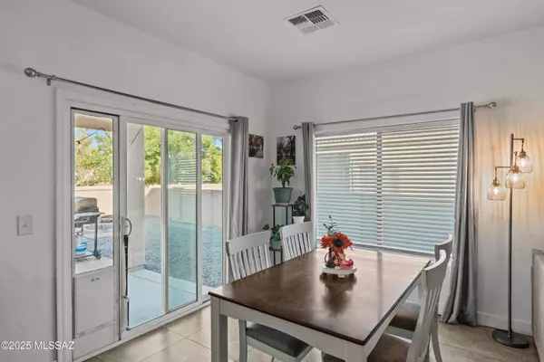 Sahuarita, AZ 85629,147 E Calle Puente Azul