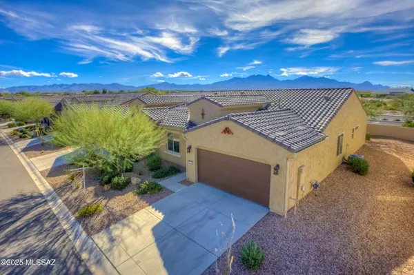 1446 E Blue Granite Drive, Green Valley, AZ 85614