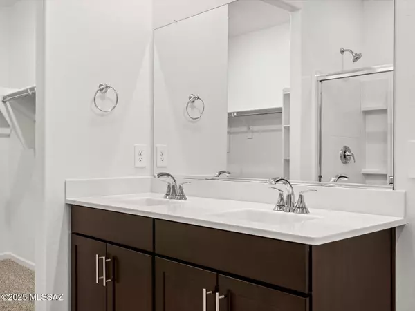 Sahuarita, AZ 85629,761 W Calle Cubeta