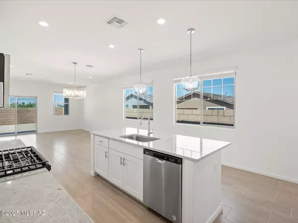 7275 S Gray Jay Drive, Tucson, AZ 85747