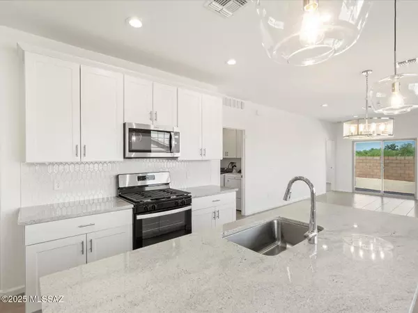 Tucson, AZ 85747,7275 S Gray Jay Drive