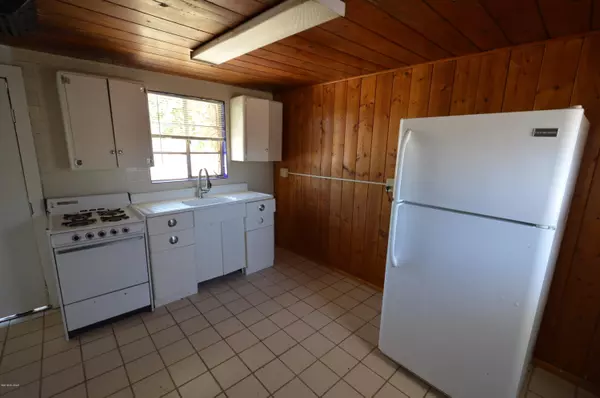 Tucson, AZ 85705,310 E Mohave Road #2