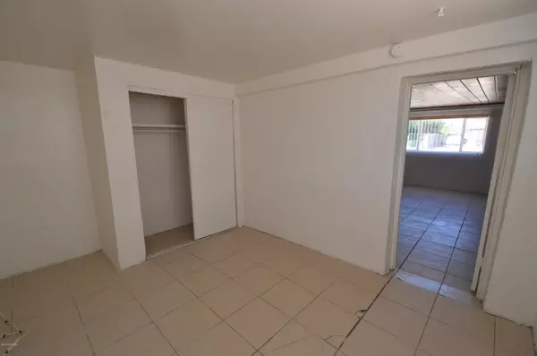 Tucson, AZ 85705,310 E Mohave Road #2