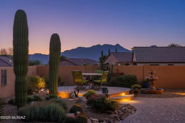 1570 N Rio Bonito, Green Valley, AZ 85614