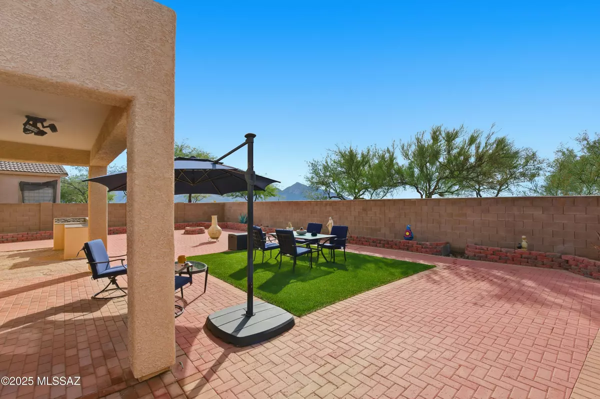 Oro Valley, AZ 85755,12827 Bloomington Loop