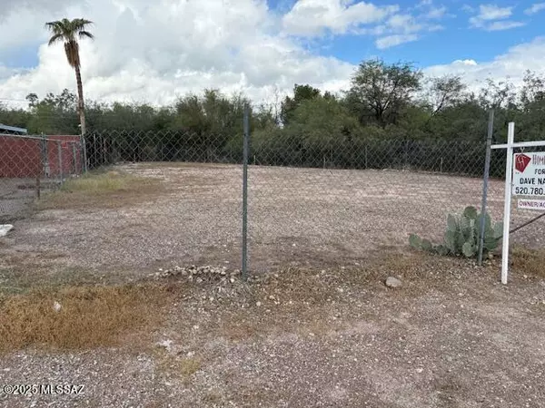 Tucson, AZ 85711,4915 E Rosewood Street #*