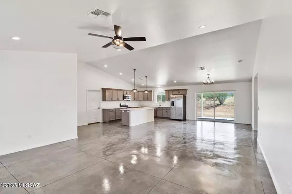 Benson, AZ 85602,1468 W Scarlet Blossom Trail