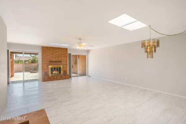 Tucson, AZ 85704,8456 N Via Tioga