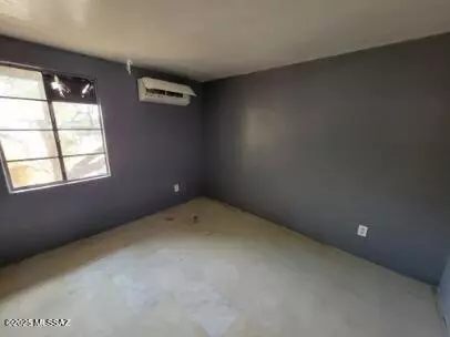 Tucson, AZ 85705,461 W Thurber Road #2