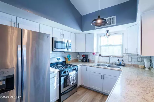 Tucson, AZ 85746,7111 S Camino Libertad