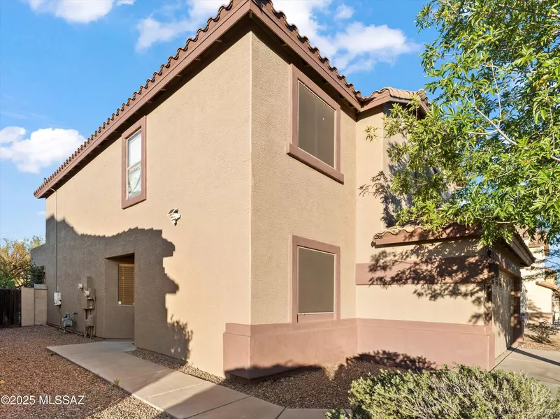 726 W Calle Ormino, Sahuarita, AZ 85629