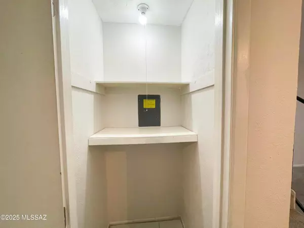 Tucson, AZ 85712,1600 N Wilmot Road #316