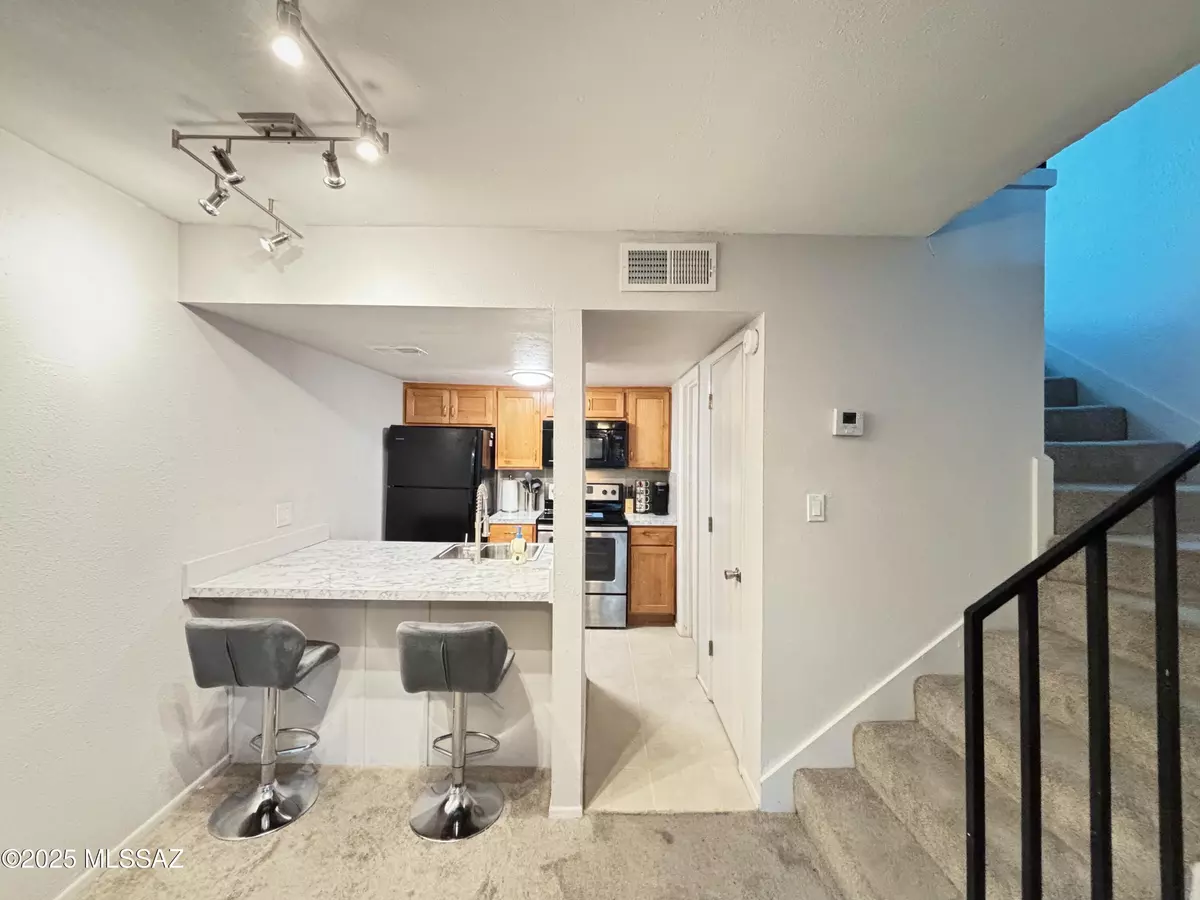 Tucson, AZ 85712,1600 N Wilmot Road #316