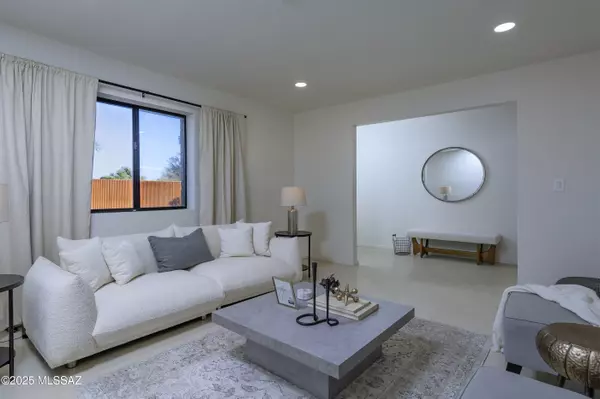 Tucson, AZ 85704,1005 W Emerine Drive