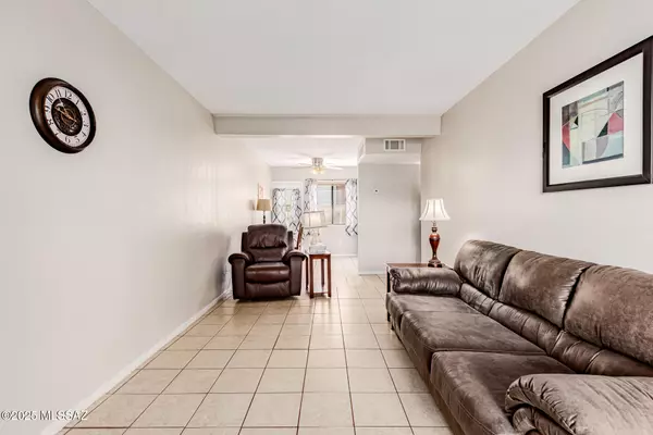 Tucson, AZ 85705,455 W Kelso Street #106