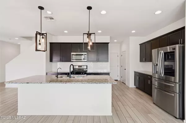 Sahuarita, AZ 85629,675 N Nestled Hummingbird Lane