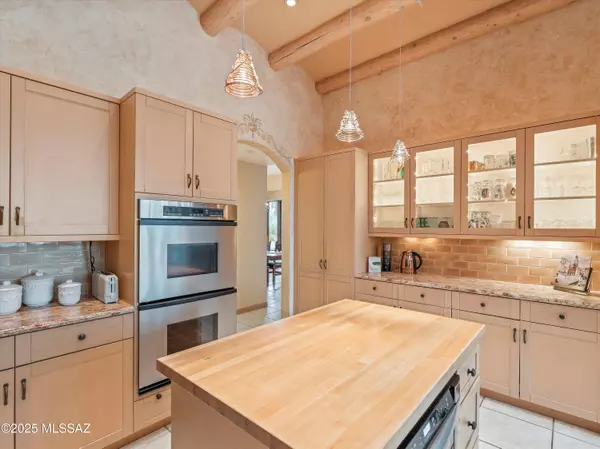 Tucson, AZ 85750,3825 N Mountain Cove Drive