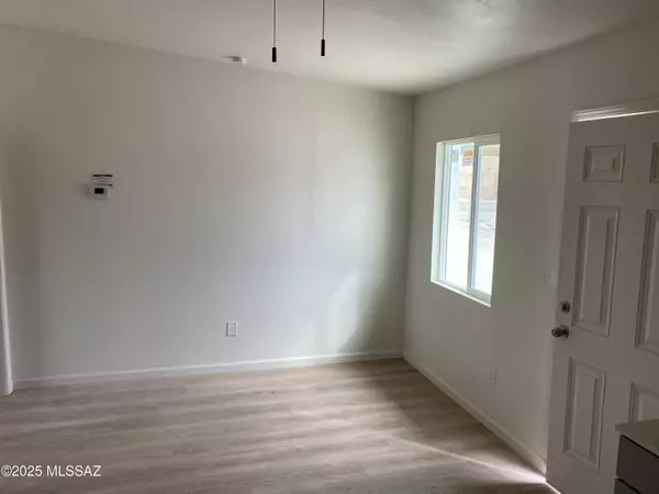 Tucson, AZ 85705,326 E Prince Road #1