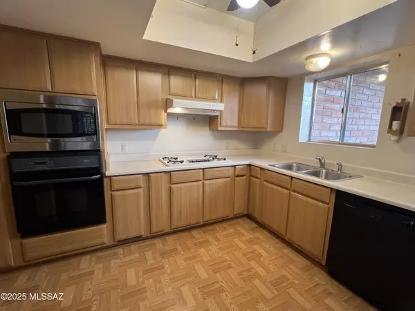 Tucson, AZ 85704,8020 N La Oesta Avenue