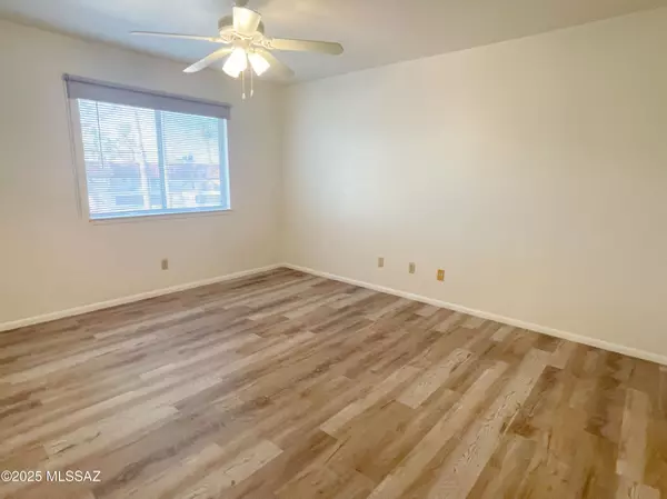 Tucson, AZ 85704,461 W Yucca Court #312