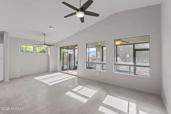 Green Valley, AZ 85622,4687 S Holly Rose Drive