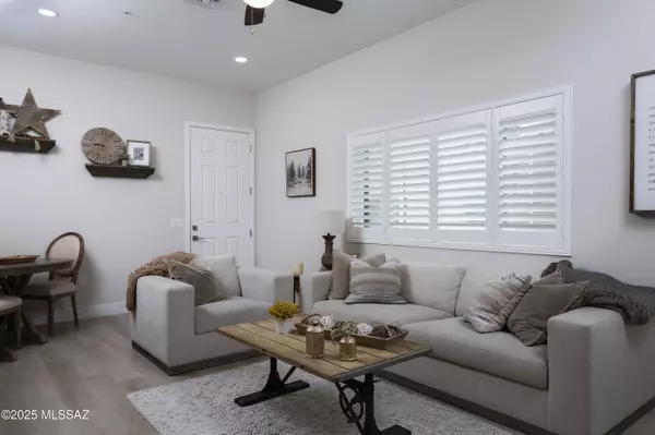 2038 E River Road #200, Tucson, AZ 85718