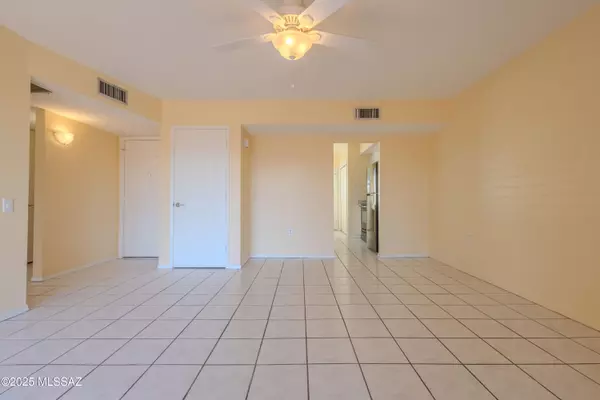 Green Valley, AZ 85614,390 N Calle de las Profetas