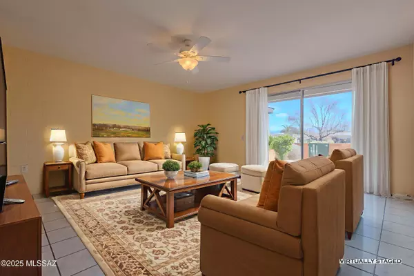 390 N Calle de las Profetas, Green Valley, AZ 85614