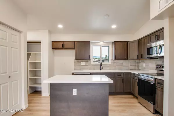 Tucson, AZ 85710,9054 E 25th Street