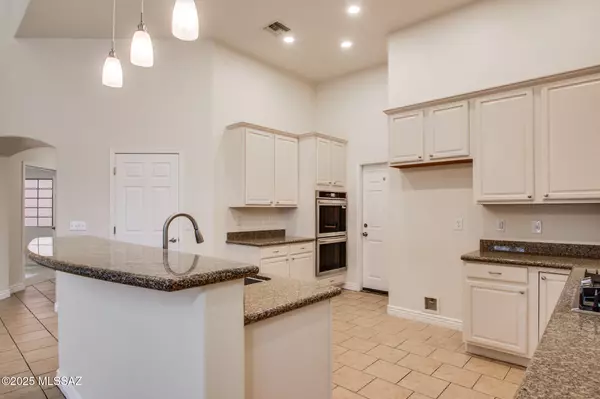 Green Valley, AZ 85614,2084 N Ave Fina