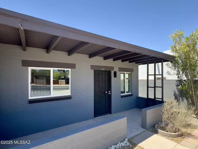919 N Columbus Boulevard #3, Tucson, AZ 85711