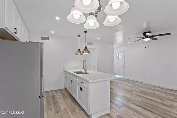 Tucson, AZ 85712,1600 N Wilmot Road #259