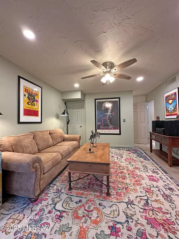 Tucson, AZ 85713,1735 S Jones Boulevard #J14