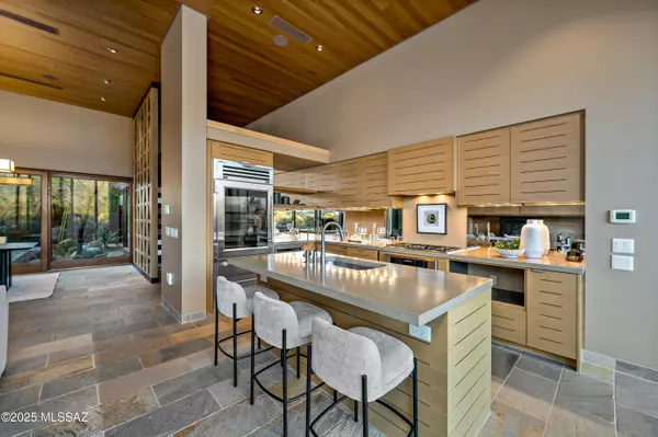 Tucson, AZ 85739,5000 E Via Estancia Miraval #15