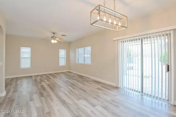 Tucson, AZ 85739,60252 Greystone Drive