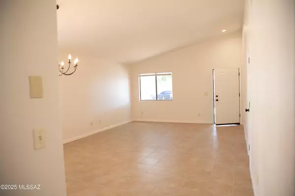 Tucson, AZ 85706,5984 S Nantac Rim Drive