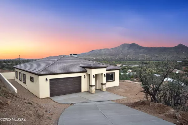 462 Calle Cipres, Rio Rico, AZ 85648