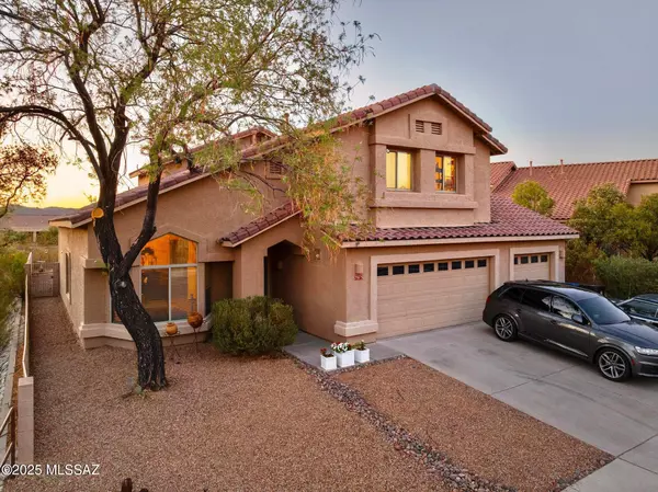 7975 N Higgins Feather Drive, Tucson, AZ 85743