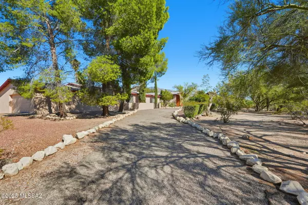 555 E Rudasill Road, Tucson, AZ 85704