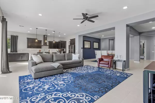 Oro Valley, AZ 85737,11780 N Silverwood Drive