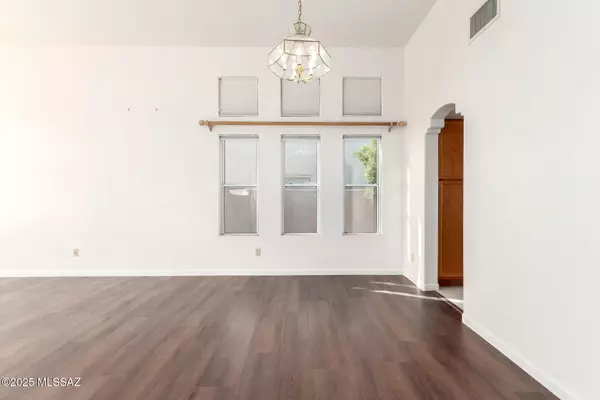 Tucson, AZ 85704,6697 N Shadow Run Drive